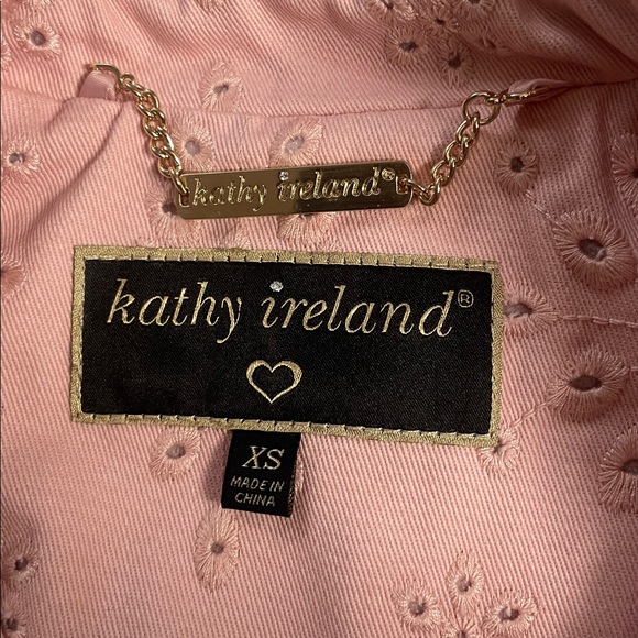 KATHY IRELAND PINK COAT - Picture 7 of 11